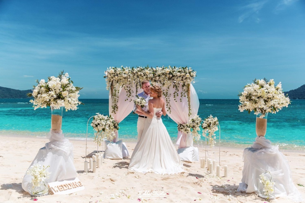 Свадебная церемония в Waldorf Astoria Maldives Ithaafushi 