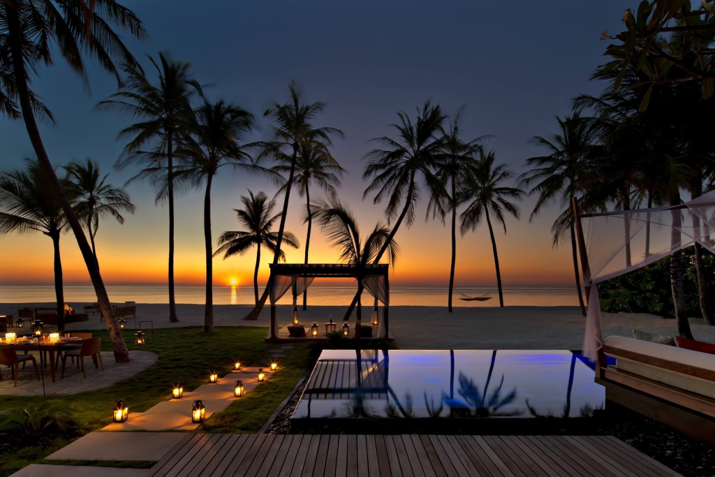 338-OneOnly-Reethi-Rah-Luxury-Resort-North-Male-Atoll-Maldives-Beachfront-Villa-Pool-Sunset.jpg