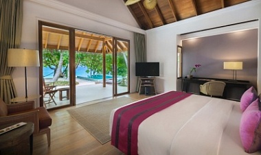 DELUXE BEACH VILLA WITH POOL