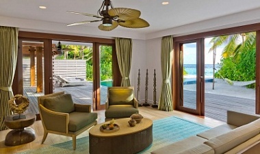 3 BEDROOM BEACH RESIDENCE WITH POOL 